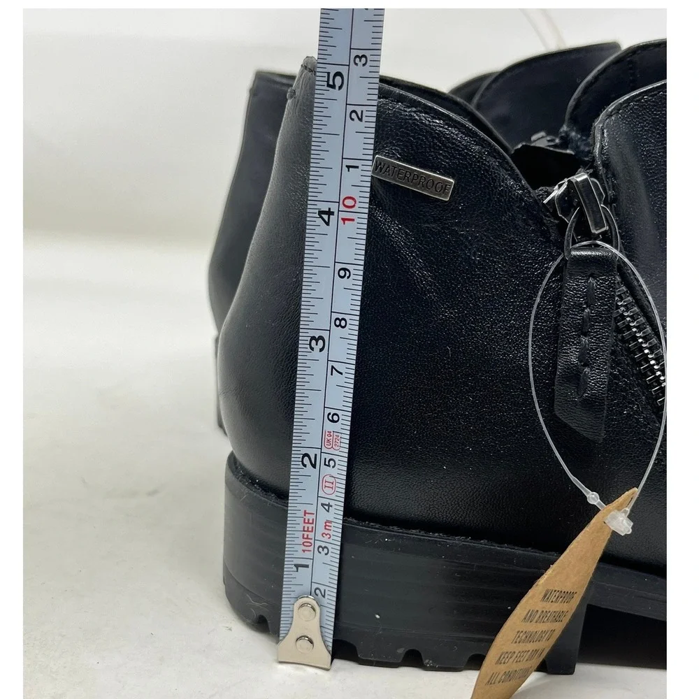 CLARKS Womens 10 Ankle Bootie Black Leather Waterproof Zipper Lug Sole
